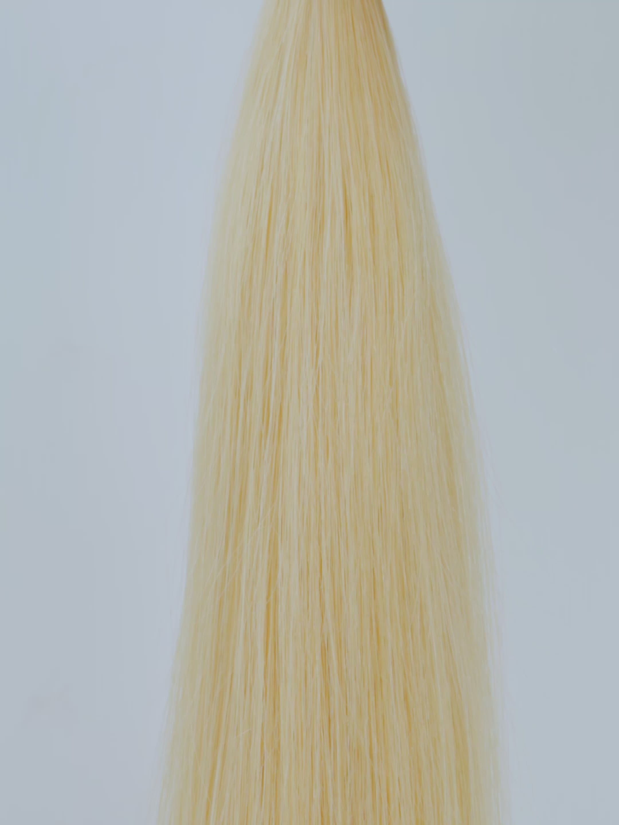 DB2 hellgoldblond, DB2 light golden blonde, DB2 blond doré clair